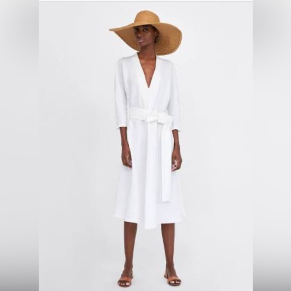 ZARA Cream V-Neck belted linen dress
STYLE: 4437/072/251